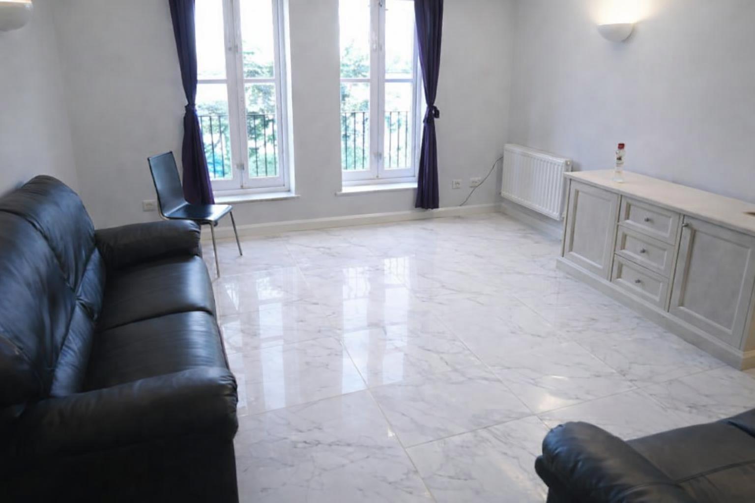 Room preview after marble floor and grey walls